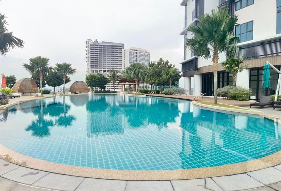 1519 Almas Suites Seaview Sunrise Netflix By Stay 누사자야 외부 사진
