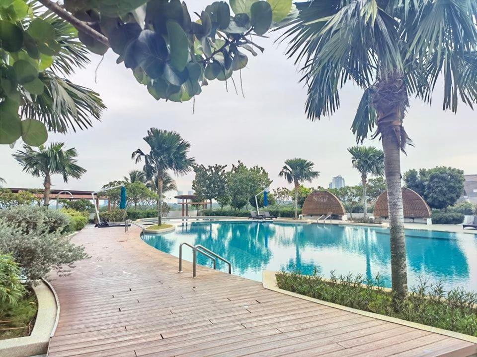 1519 Almas Suites Seaview Sunrise Netflix By Stay 누사자야 외부 사진