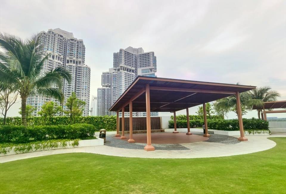 1519 Almas Suites Seaview Sunrise Netflix By Stay 누사자야 외부 사진